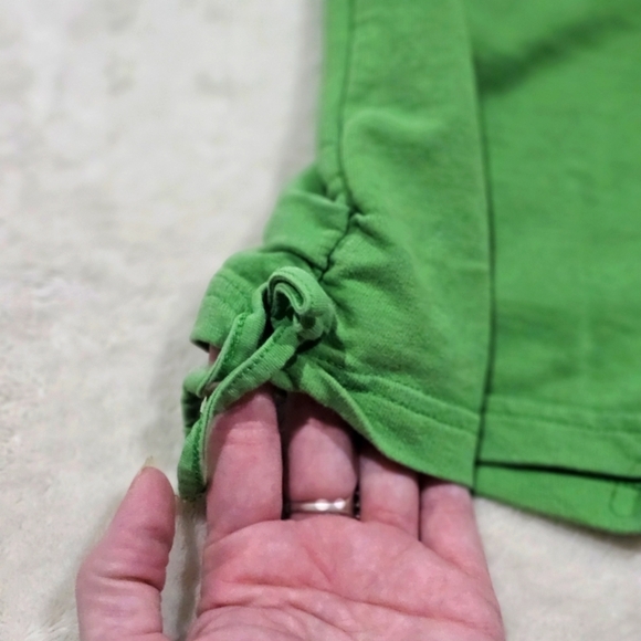 Sanrio Hello Kitty Girls Shorts Green Cinch Side Pulls Elastic Waist Striped 𝑀 - Picture 4 of 9